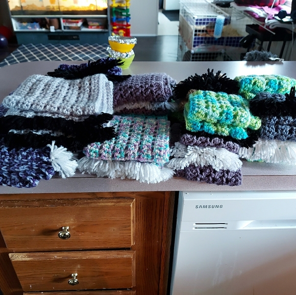 Accessories - Crocheted scarf